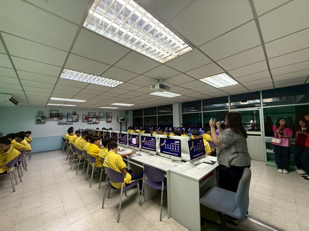 โรงเรียนปรีชานุศาสน์
