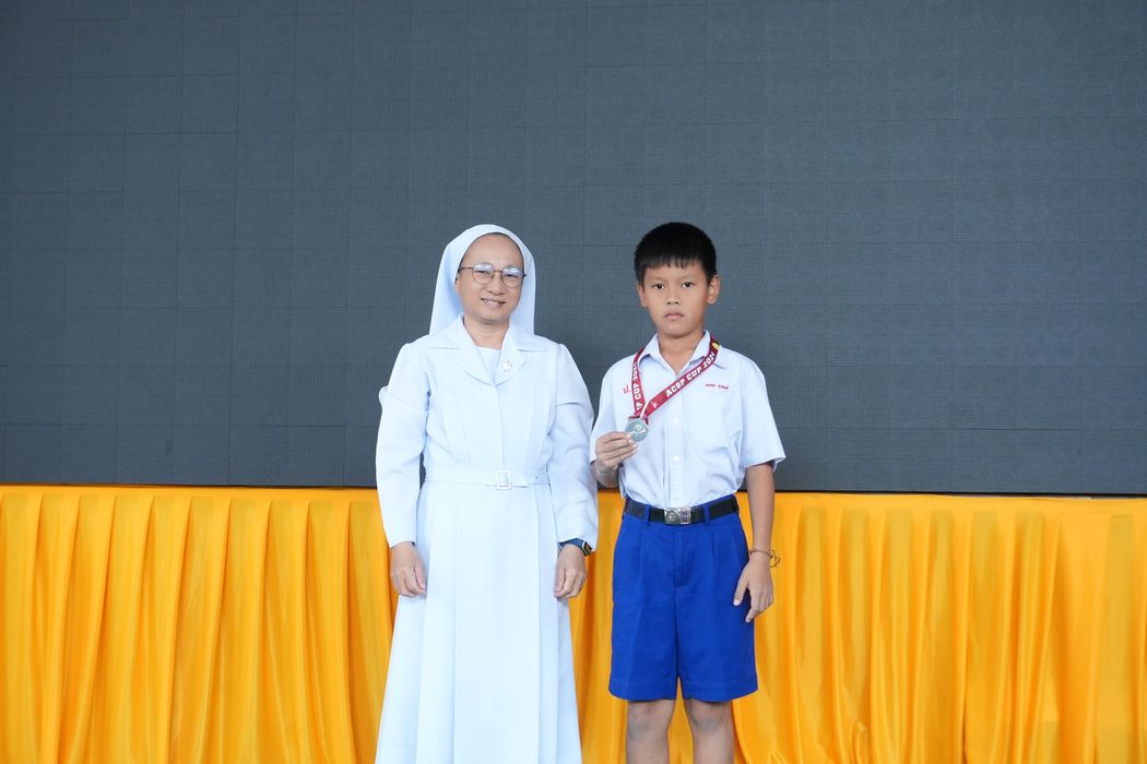 โรงเรียนปรีชานุศาสน์