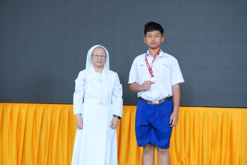 โรงเรียนปรีชานุศาสน์