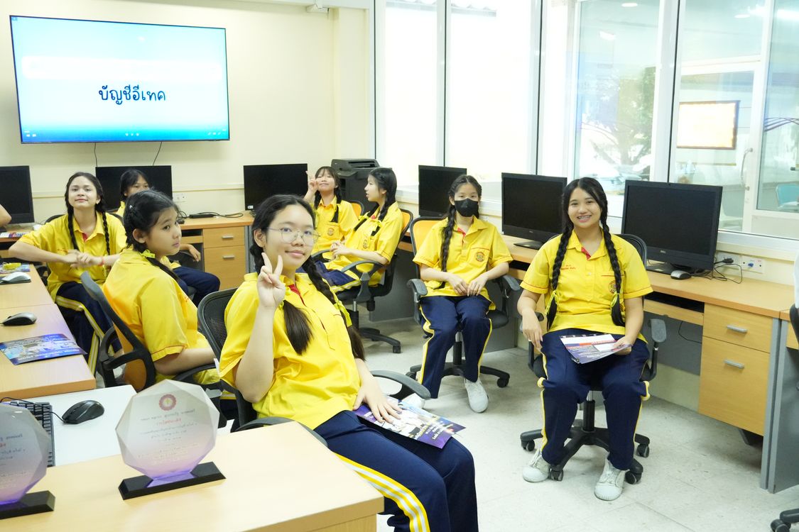 โรงเรียนปรีชานุศาสน์