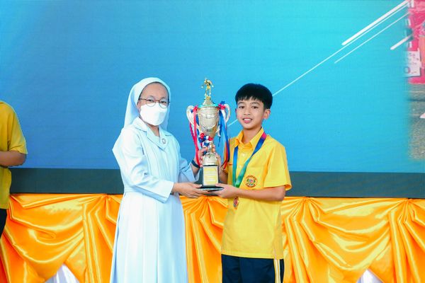 โรงเรียนปรีชานุศาสน์