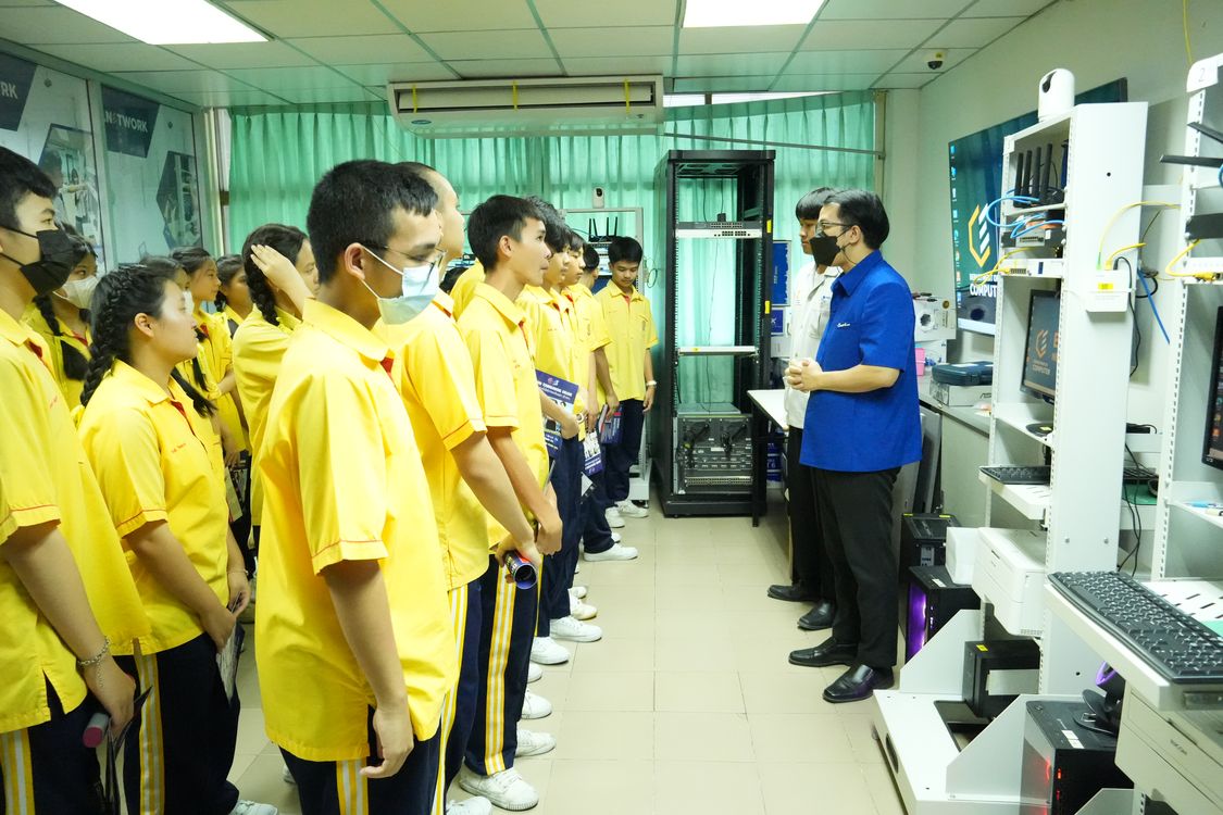 โรงเรียนปรีชานุศาสน์