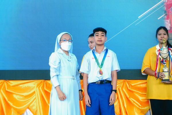 โรงเรียนปรีชานุศาสน์