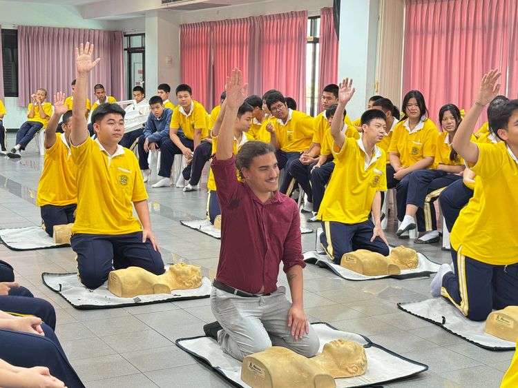 โรงเรียนปรีชานุศาสน์