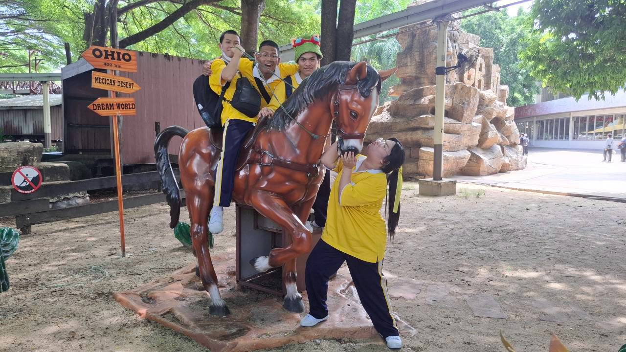 โรงเรียนปรีชานุศาสน์